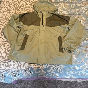 Columbia Two-Tone Green Ski Jacket